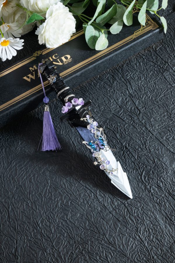 11 in Display Dagger